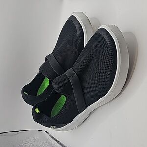 Oofos OOmg Low Slip On Shoes Womens 12 black Recovery Comfort Mesh Sneakers